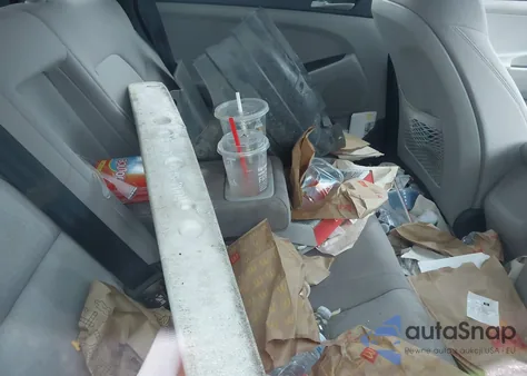 2016 Hyundai Tucson Sport z USA, uszkodzony, nr VIN KM8J3CA22GU233440